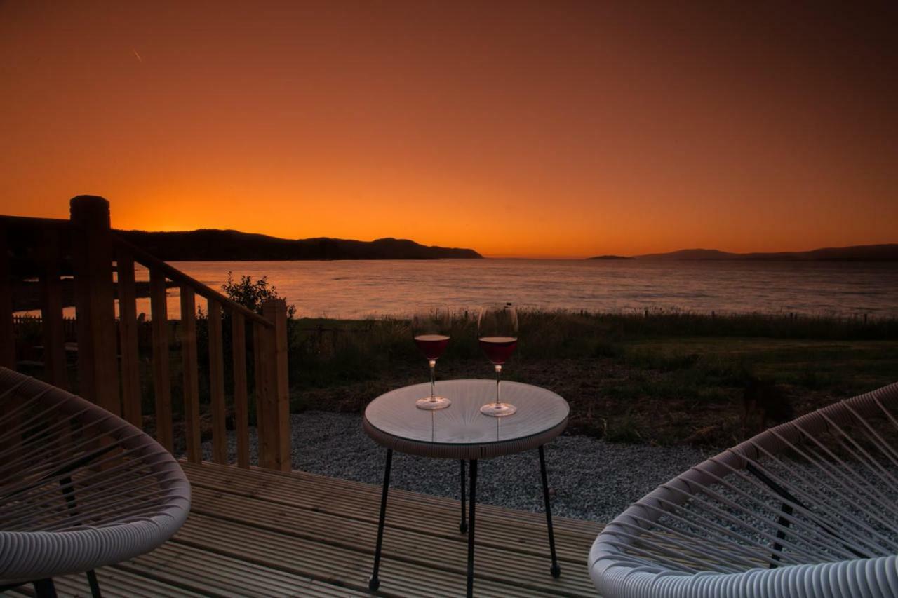 Stay On The Bay, Skye Broadford  Bagian luar foto